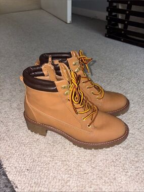 Timberland-looking Women's Ankle Boots